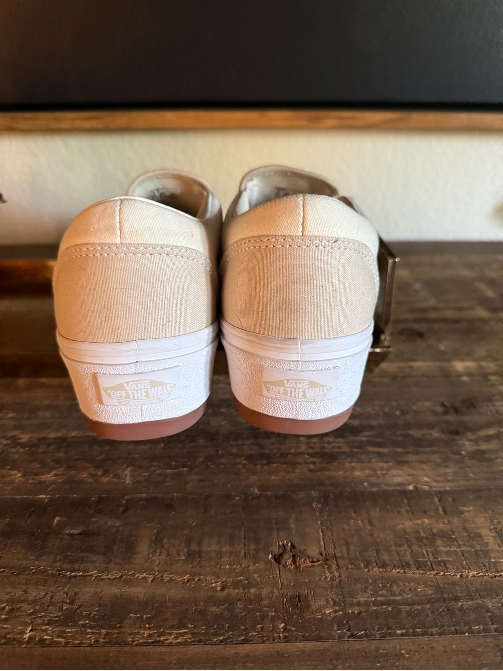 Vans Asher Platform Slip-On Womens Shoes in Cream Sz 9 - Picture 3 of 7